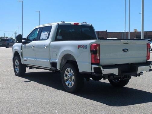 Oxford White 2026 Ford F-250 Lariat