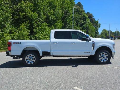 Oxford White 2026 Ford F-250 Lariat