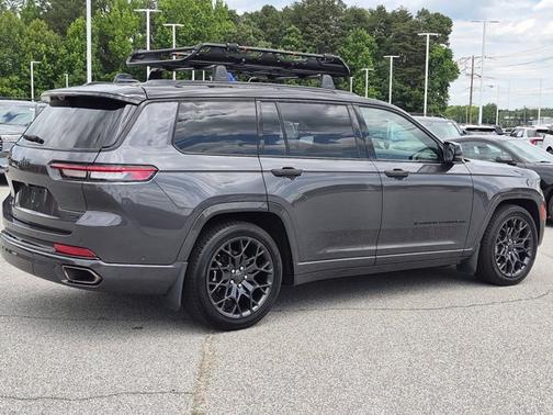 Metallic 2023 Jeep Grand Cherokee L Summit