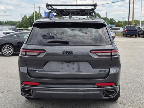 Metallic 2023 Jeep Grand Cherokee L Summit