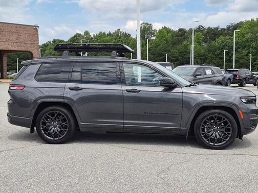Metallic 2023 Jeep Grand Cherokee L Summit