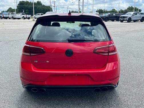 2018 Volkswagen Golf R 4-Door w/DCC & Navigation