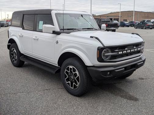 2025 Ford Bronco Outer Banks