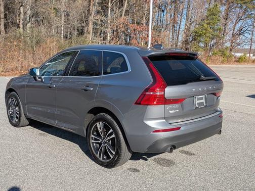 2020 Volvo XC60 T5 Momentum