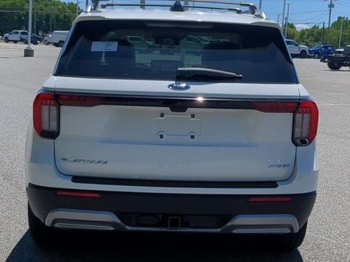 Star White 2026 Ford Explorer Platinum