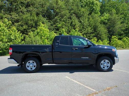 Midnight Black Metallic 2018 Toyota Tundra SR5