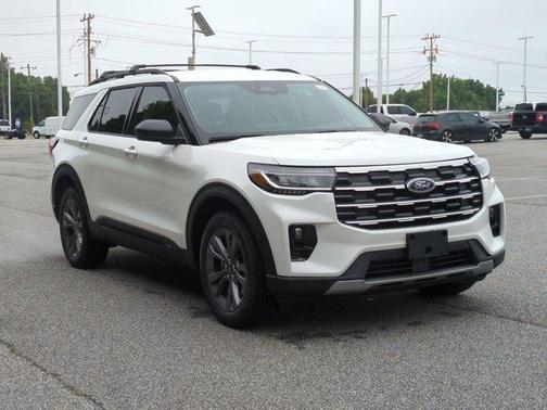 Star White 2026 Ford Explorer Active