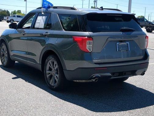 Carbonized Gray Metallic 2022 Ford Explorer XLT