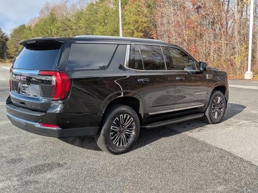 2025 GMC Yukon Elevation