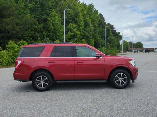 Rapid Red Metallic Tinted Clearcoat 2020 Ford Expedition XLT