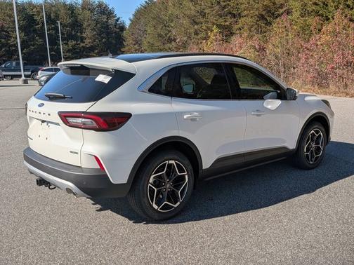 2026 Ford Escape Platinum