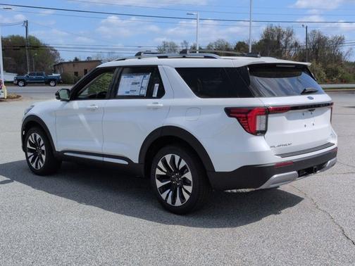 Star White 2026 Ford Explorer Platinum