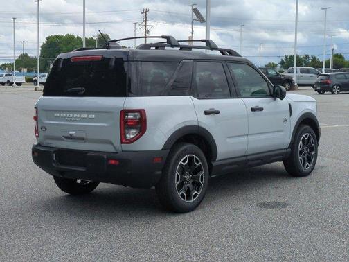 Space White Metallic 2026 Ford Bronco Sport Outer Banks