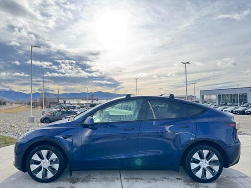 2023 Tesla Model Y Long Range Dual Motor All-Wheel Drive