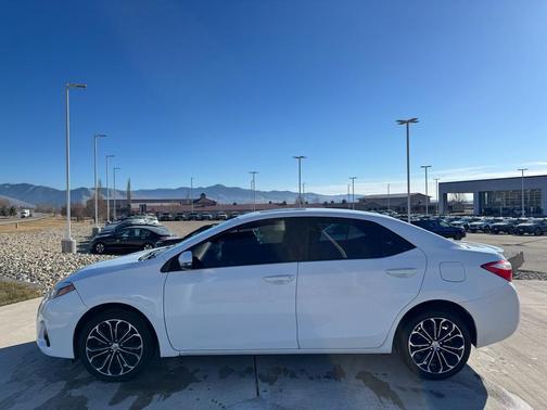2015 Toyota Corolla S Plus