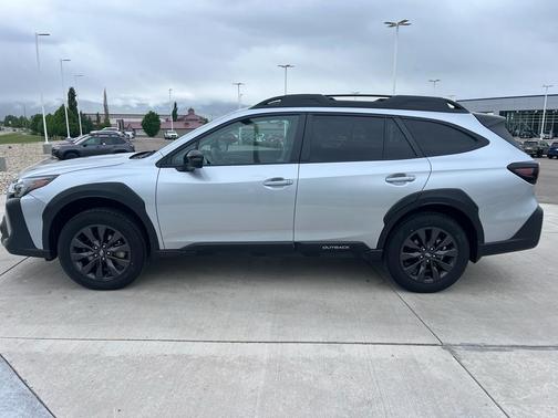 Ice Silver Metallic 2025 Subaru Outback Onyx Edition