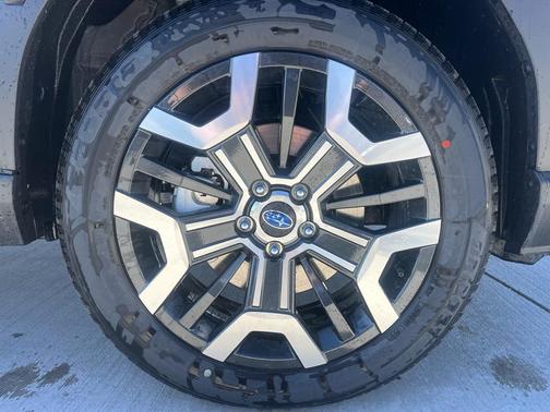 Crystal Black Silica 2026 Subaru Outback Touring XT