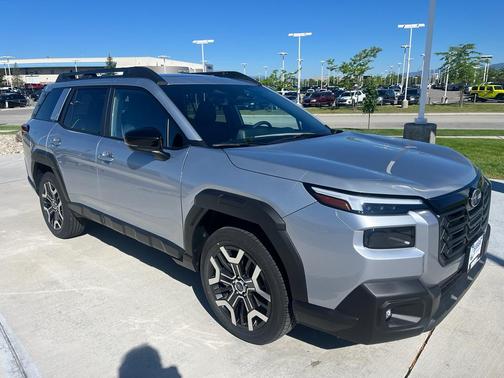 Ice Silver Metallic 2026 Subaru Outback Touring XT