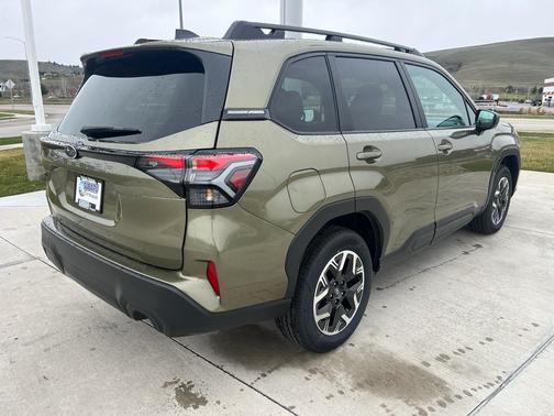 Autumn Green Metallic 2026 Subaru Forester Premium