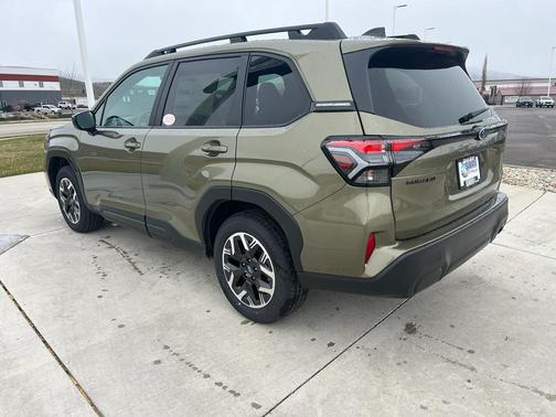 Autumn Green Metallic 2026 Subaru Forester Premium