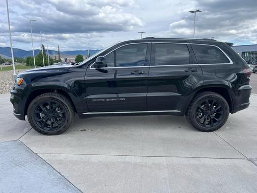 Diamond Black Crystal Pearlcoat 2019 Jeep Grand Cherokee Summit