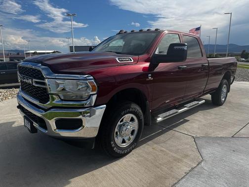 2024 RAM 2500 Tradesman Crew Cab 4x4 8' Box