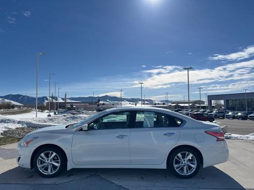 Pearl White 2015 Nissan Altima 2.5 SL
