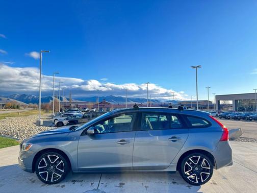 2018 Volvo V60 T5 Dynamic