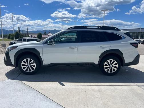Crystal White Pearl 2025 Subaru Outback Premium