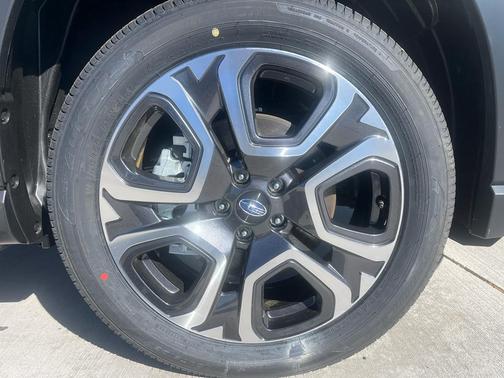 Autumn Green 2026 Subaru Ascent Limited 8-Passenger