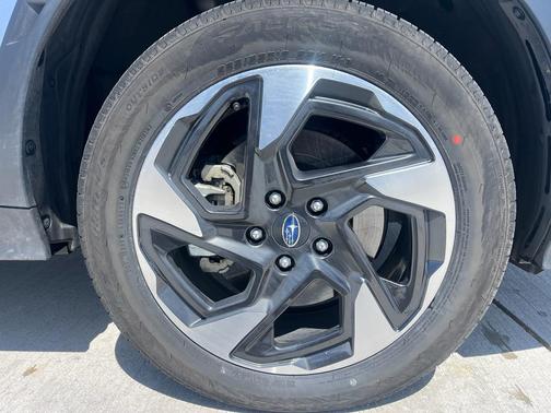 Ice Silver Metallic 2024 Subaru Crosstrek Limited