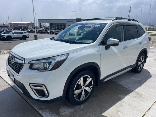 Crystal White Pearl 2019 Subaru Forester Touring