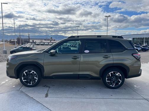 Autumn Green Metallic 2026 Subaru Forester Limited