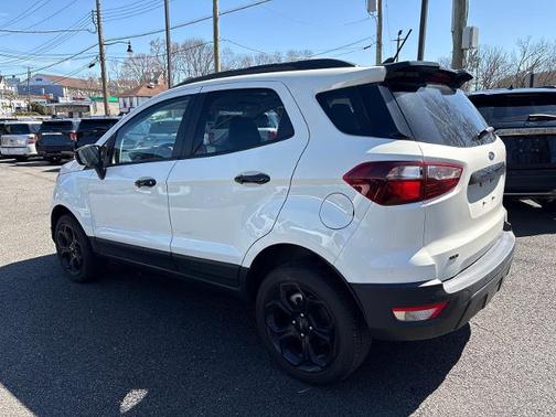 2022 Ford EcoSport SES