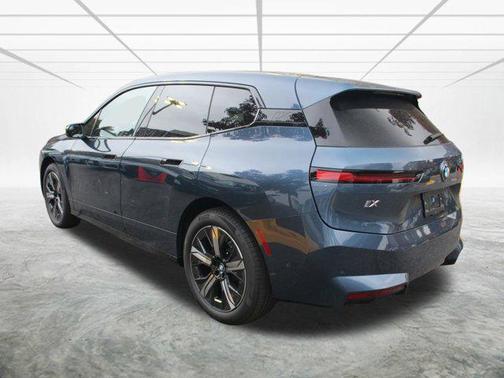 2026 BMW iX xDrive60