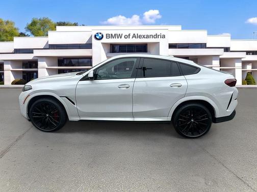 Mineral White Metallic 2026 BMW X6 xDrive40i