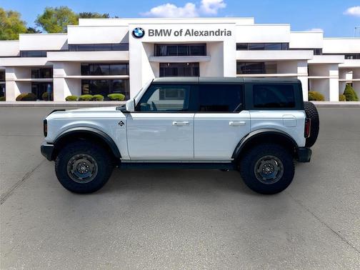 OXFORD WHITE 2024 Ford Bronco Outer Banks