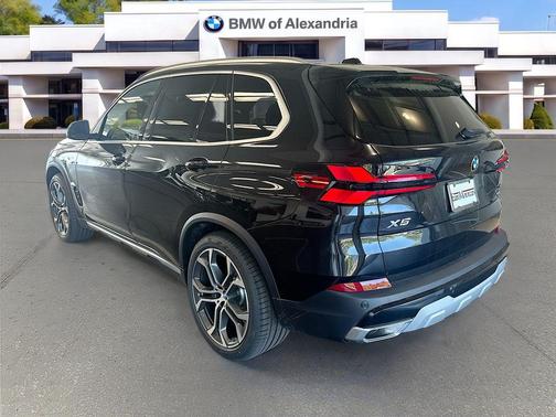 Black Sapphire Metallic 2026 BMW X5 xDrive40i
