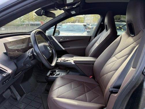 Mineral White Metallic 2024 BMW iX xDrive50
