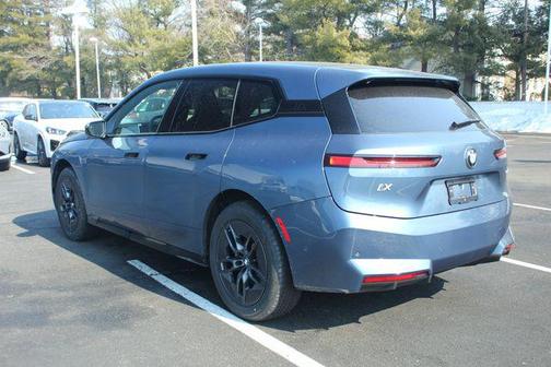 2026 BMW iX xDrive60