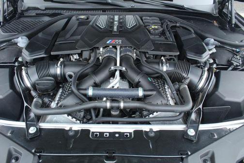 2022 BMW M8 Competition