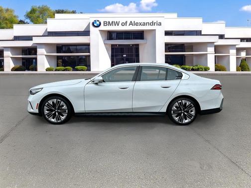 Mineral White Metallic 2026 BMW 530 xDrive
