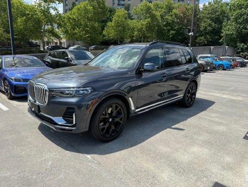 Arctic Grey Metallic 2021 BMW X7 xDrive40i