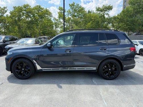 Arctic Grey Metallic 2021 BMW X7 xDrive40i