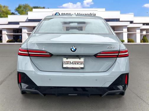 Brooklyn Grey Metallic 2026 BMW 530 530i