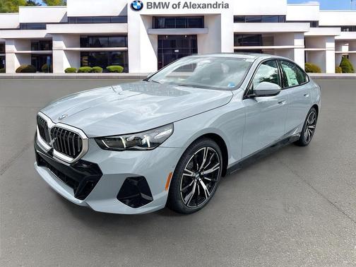 Brooklyn Grey Metallic 2026 BMW 530 530i