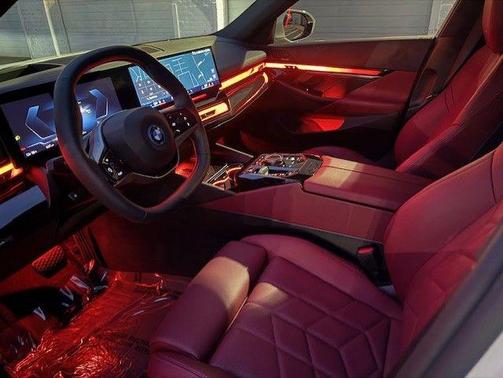 2025 BMW i5 xDrive40