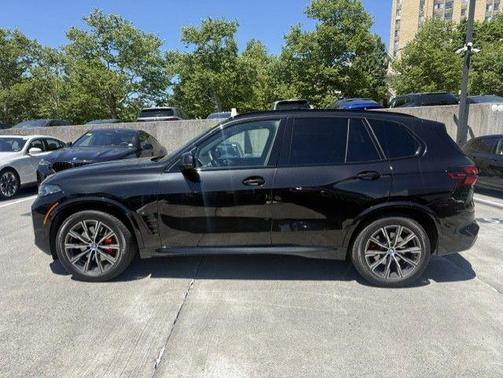 Black Sapphire Metallic 2025 BMW X5 xDrive40i