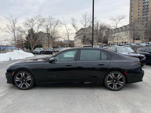 2025 BMW i7 xDrive60