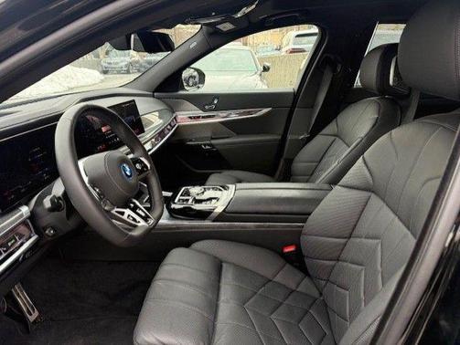 2025 BMW i7 xDrive60